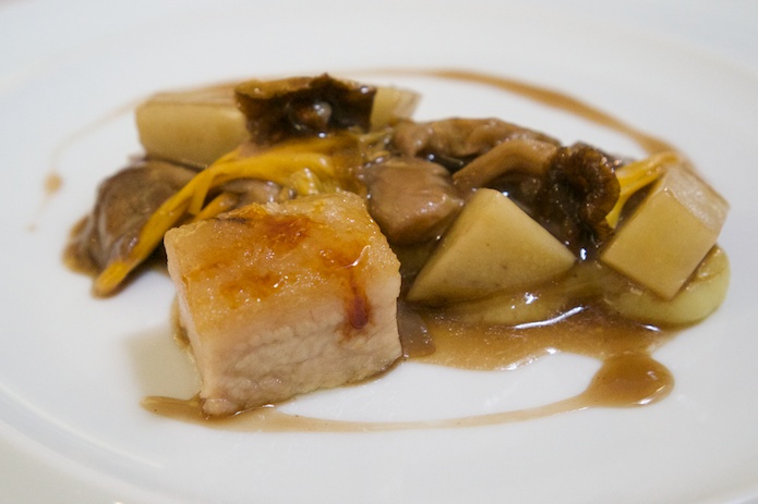 Pork belly with mushrooms, potatoes and potato purée